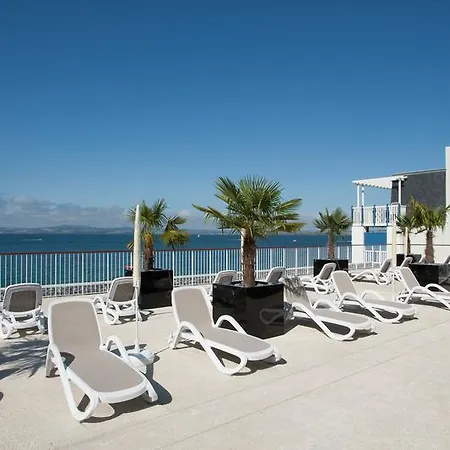 Hotel P&v Premium Le Coteau Et La Mer