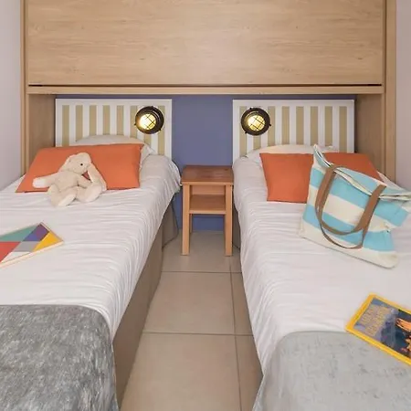 P&v Premium Le Coteau Et La Mer Hotel *